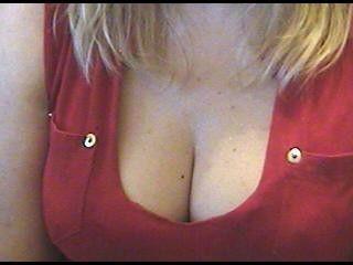 Anneles Sexcam Chat:  - Anal-Sex, Dominant, Fetisch, Outdoor, Sexspielzeug, Swinger, Voyeurismus - Hausfrau die sich gerne freiz&uuml;gig vor der Cam zeigt.