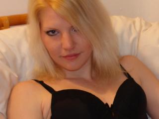 chat DirtyNicole:  Anal-Sex, Dominant, Gruppensex, Natursekt, Oralsex, Outdoor, Parkplatz-Sex, Sexspielzeug, Swinger, Live-Dates - BH-Gr&ouml;sse: A